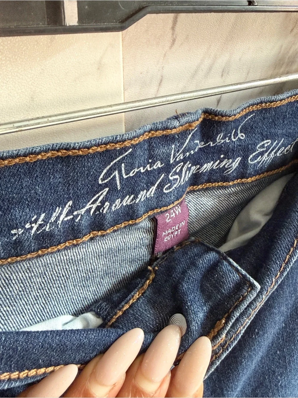 3/$50 Gloria Vanderbilt Amanda All Around Slimming Denim Bermuda Shorts 24W